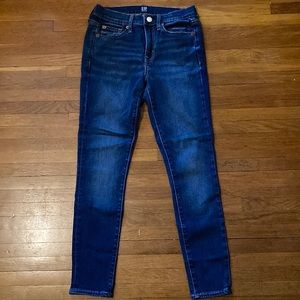 Gap skinny jeans size 2